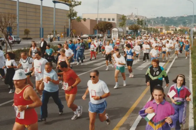 La Passeggiata alla Fiera negli anni '90 5 1993 10 Ott PAF Partenza 768x512 1