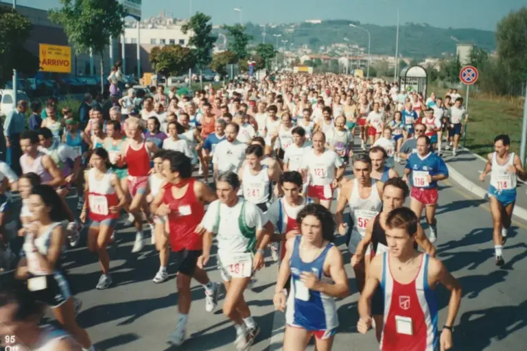 La Passeggiata alla Fiera negli anni '90 10 1998 11 Ottobre PAF Partenza 768x512 1
